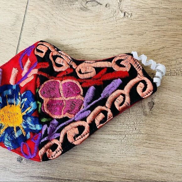 NWOT Handmade Embroidered Face Mask - Picture 3 of 4